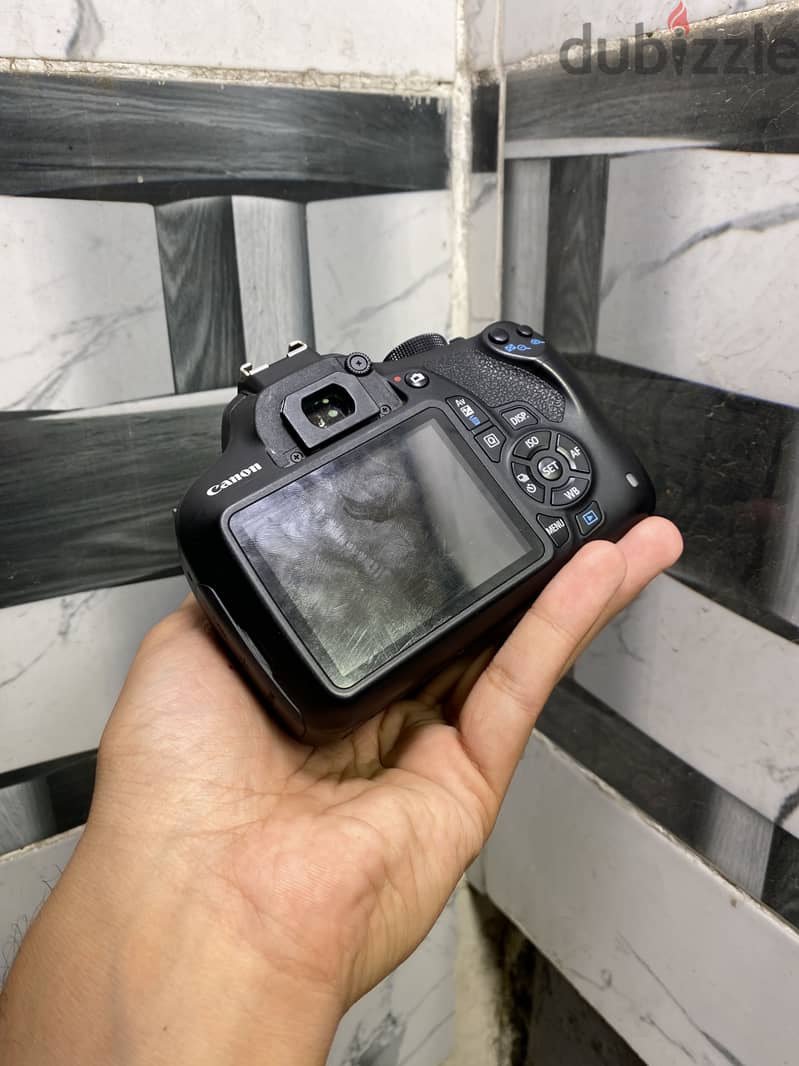 Canon 1200D 1