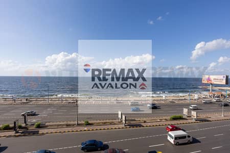 A distinctive floor apartment with modern buildings for sale 195 m Kamb Shizar (directly by the sea)