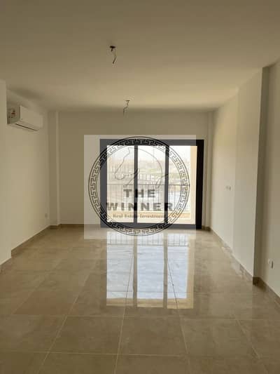شقة نص مفروش للايجار في فيفث سكوير المراسم