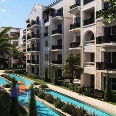 شقة مميزة للبيع بين طريق السويس وطريق الإسماعيلية أمام كارفور 2 مباشرة على محور الحريه 2 فى قلب مدينة الشروق Al Shorouk City