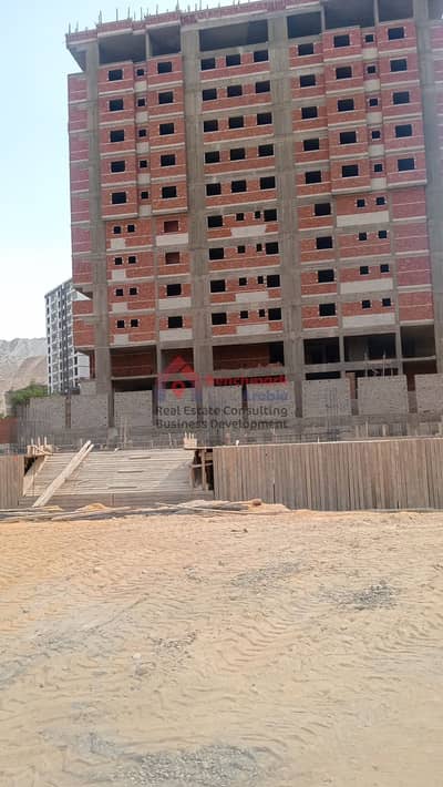  183 sqm at Degla Aliaa 2  Zahraa El Maadi, first row from the main street, 3 mins from Wadi Degla, 15% down & up to 8 years!