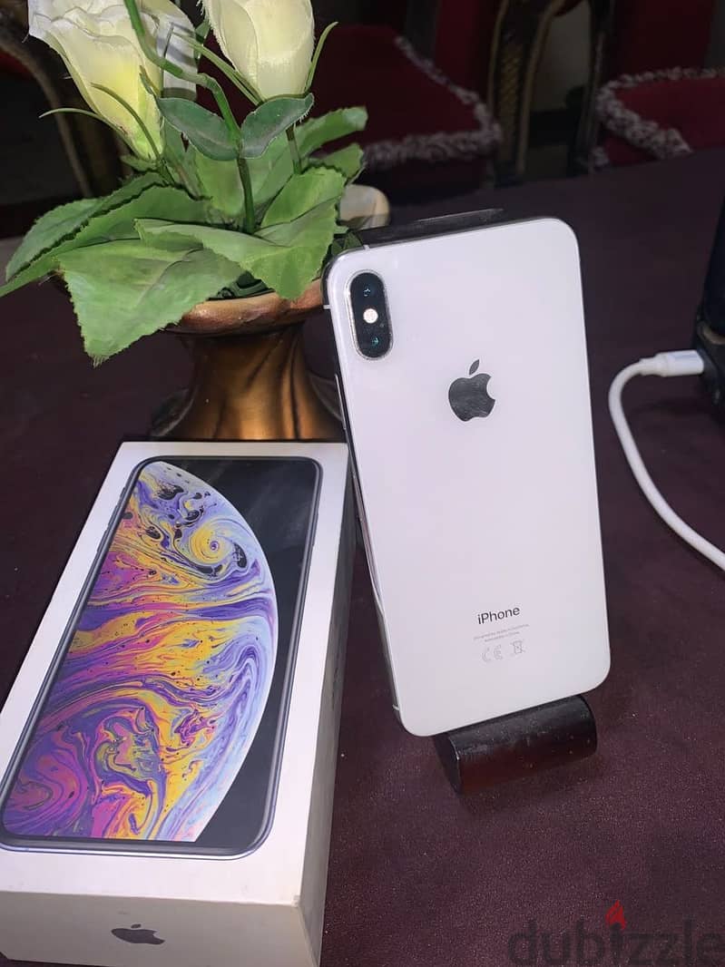 Apple - iPhone XS Max 1