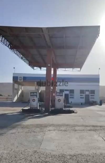 للبيع محطة خدمة وتمويل سيارات مرخصه بالكامل واجهة ٥٠ متر بمدخل سوهاج