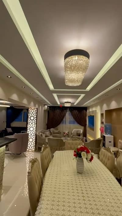 Apartment available for immediate handover in Zahraa Nasr City—prime location just off the main street, close to all major roads. Features ultra-super