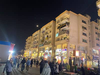 A commercial store rented for 45 thousand in the heart of the golden square in Al-Hosari