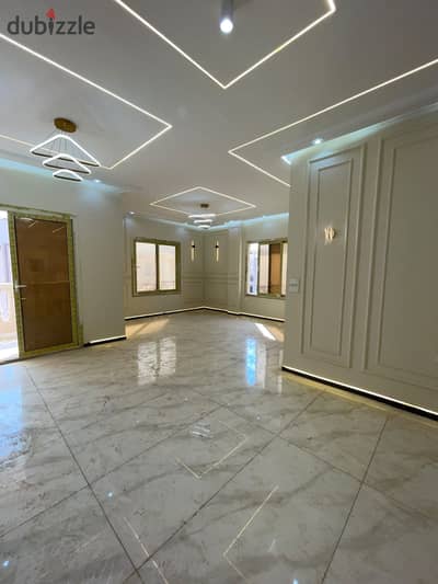 Apartment for rent in the New Lotus, third floor, open view, newly finished, first residence, ultra-super lux, distinguished location, and there is an elevator. Spacious area containing 3 rooms and 3 bathrooms, and a reception area of 3 pieces and a living room.