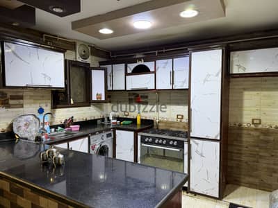 مطبخ للبيع بالرخام بالحوض