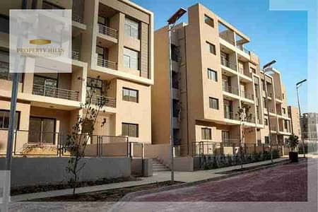 شقة بروف بنص التمن للبيع فوري في fifth square التجمع الخامس