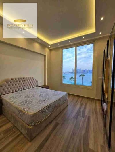 شاليه ٣ غرف متشطب للبيع في راس الحكمه علي البحر مباشرة راس الحكمه