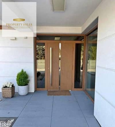 Villa for sale in Golden Square, ready to move in, in Azhar, with a down payment of only 5%