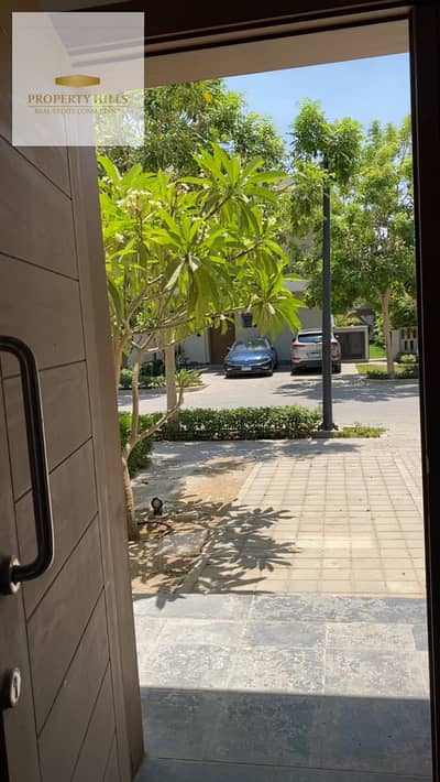 هبيع ڤيلا مستقلة في الشروق بنص سعرها الأصلي حرفيا وجاهزه للمعاينة من دلوقتي وتسهيلات في سداد سعرها علي عشر سنين!!