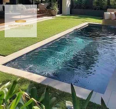 ارقي واميز فيلا ستاندالون مقدم (1,640,000)فقط في التجمع فيو لاند سكيب خطير مساحه كبيره جنب هايد بارك لافيستا ميفيدا بالتقسيط