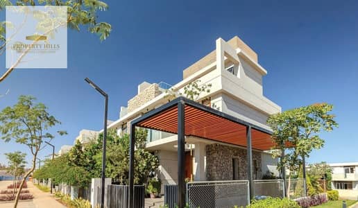 اقل من سعر  الماركت اخر فيلا 315متر كومبوند فيلات فقط فيو لاند سكيب اعلي مستوي جنب مدينتي