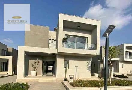 فيلا في التجمع متشطبه بالكامل القاهره الجديده بالم هيلز