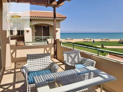 Chalet for immediate occupancy in Ain Sokhna, direct sea view chalet, ready for viewing and occupancy.