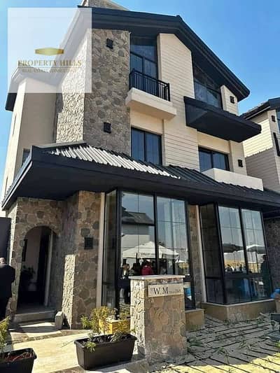 Villa for sale with a stunning view in Mostakbal City, ready for viewing at a very special price.