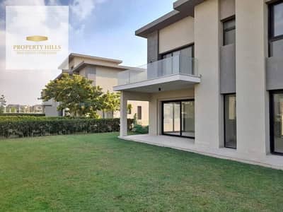 Villa for sale, super deluxe finishing, next to Sodic East, with a 40% discount.