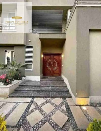 اخر فيلا بنص سعرها للبيع في القاهرة الجديدة معاها جاردن فيو علي لاند سكيب