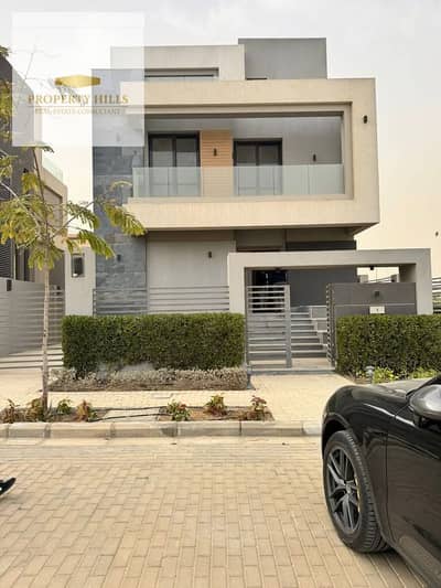 Villa for sale in La Vista, in a fully serviced compound, at a very reasonable price. The villa is ready for viewing at any time.
