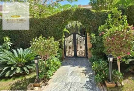 Villa at an old price in a prime location in El Shorouk, near La Vista and Hassan Allam. Villa at an old price in a prime location in El Shorouk, near La Vista and Hassan Allam.