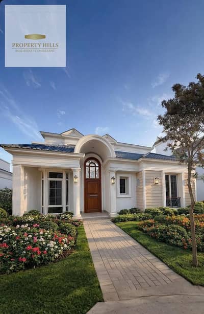 Villa for sale at launch price, fully finished with kitchen and ready to move in. Prime location in the compound, close to all services. Villa for sale at launch price, fully finished with kitchen and ready to move in. Prime location in the compound, close to all services.