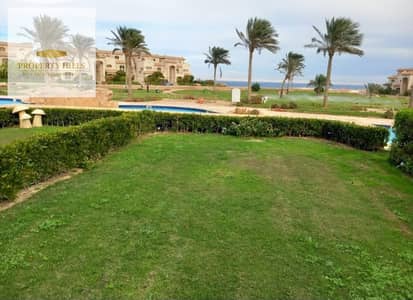 Urgent Sale: Ground-floor chalet with a garden at the lowest price on the market, with a direct sea view, by La Vista.