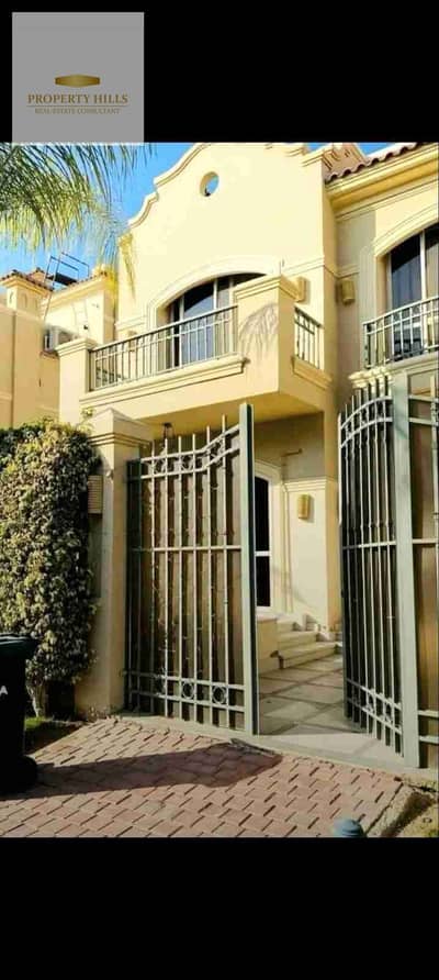 فيلا جاهزة للأستلام والمعاينة برايم لوكيشن من لافيستا بالقرب من الجامعه البريطانيه