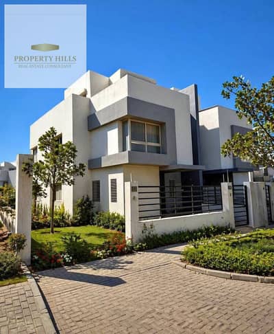 Corner townhouse for sale in Hyde Park, New Cairo, near ZED East, with the lowest down payment and longest payment period.