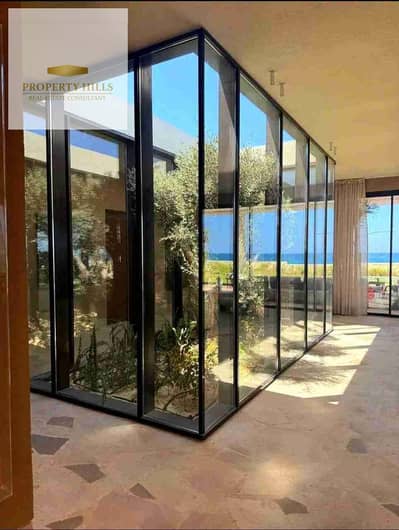 اخر قصر VIP صف اول علي البحر 907م جاهز للمعاينة في سيدي حنيش بالقرب من هاسيندا حنيش و سيلڤر ساندس