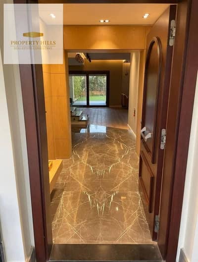 A villa at a bargain price in New Cairo, close to the American University (AUC) and Madinaty. A villa at a bargain price in New Cairo, close to the American University (AUC) and Madinaty.