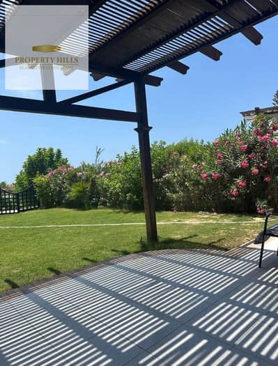 At the old price, a fully finished super-luxury villa in Golden Square, New Cairo, near Al Ahly Club, 90th Street, and Mountain View.