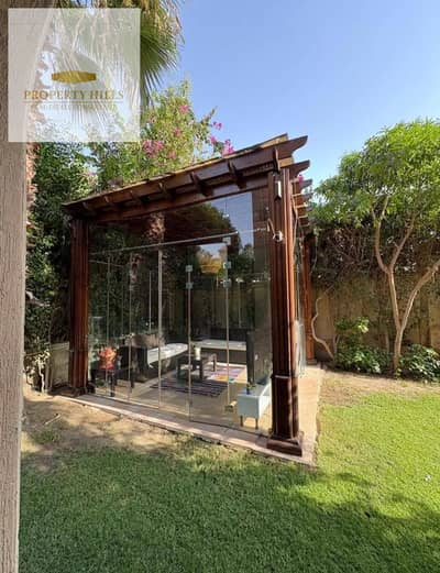 Standalone villa at an old launch price, a rare opportunity in New Cairo's Golden Square, directly on North 90 Street, close to Clubs Street, Mountain View, and Mivida.