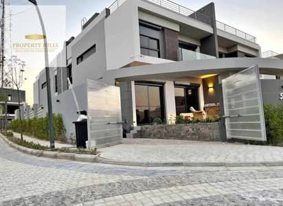 For Sale at the Lowest Price – The Largest Standalone Villa in New Cairo, 735 sqm, North-Facing with a Landscape View, near 90th Street and the American University, by La Vista.