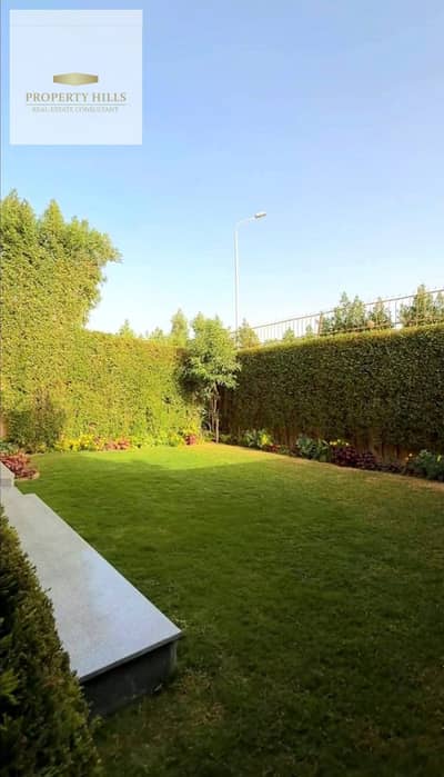 Villa for Sale with a North-Facing View in a Prime Location in New Cairo, near Mivida, 90th Street, and the American University.