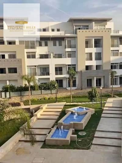 Duplex for sale, 205 sqm, 4 beds, lagoon view, low down payment, installments up to 10 years, Hyde Park New Cairo.