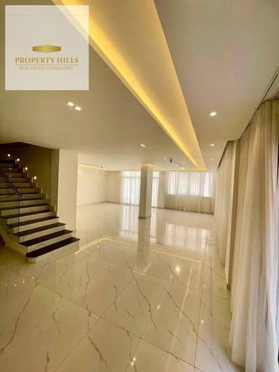 315m² villa for sale—literally at half its original price—available for immediate viewing in a premium compound in El Shorouk. 315m² villa for sale—literally at half its original price—available for immediate viewing in a premium compound in El Shorouk.