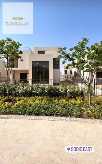 Town house ready to move in Sodic East with an area of 235 metres