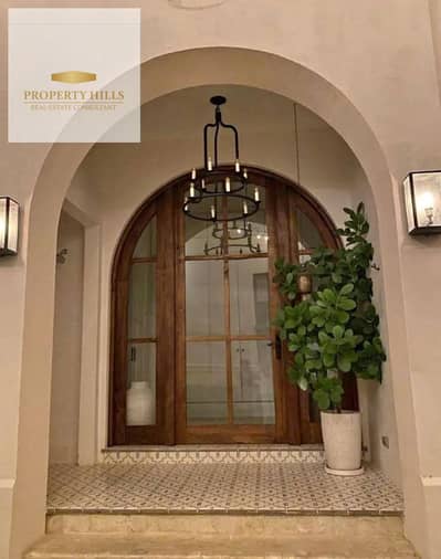 Villa 500 meters for immediate sale in the compound behind the American University directly with a 300-meter garden in a residential compound living next to Mivida