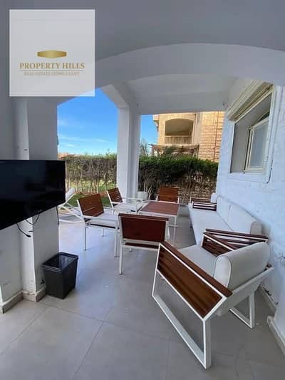 Chalet in Marina 5 with a private beach for immediate delivery, first row Chalet in Marina 5 with a private beach for immediate delivery, first row