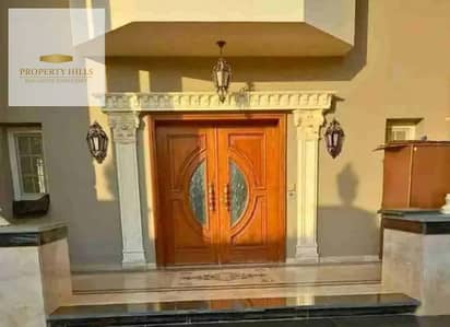 معايا فيلا 400 متر للبيع الفوري في التجمع بجوار الجامعة الأمريكية وميفيدا بالتقسيط بدون فوايد داخل كمبوند ساكن بالفعل وعايش