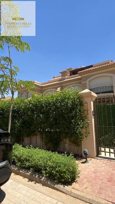 Villa in a prime location on Suez Road with integrated services Club + Swimming Pools + Mall