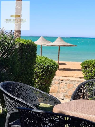 اخر شاليه بالسعر ده seaview بتشطيب كأمل بشاطئ خاص جمب فندق ريكسوس عالمين بمقدم10% فقط