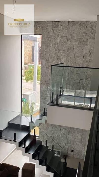 فيلا استاندالون 385م double height استلام فوري وبسعر لقطه ومعاها private beach وفي قلب القاهره الجديده