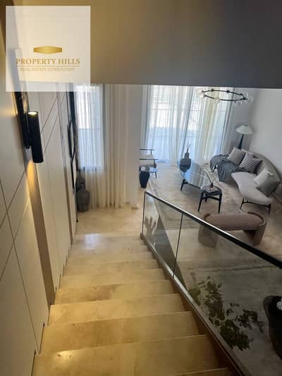 فيلا  385م double height استلام فوري ومعاها سور بسور مع sodic eastown