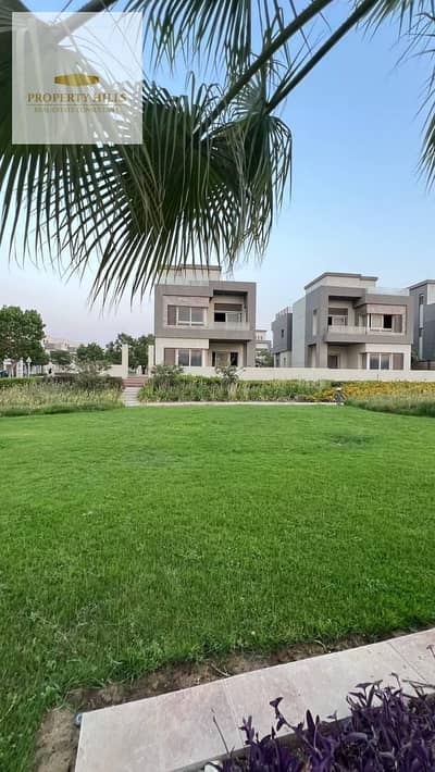 For Sale: 220 sqm Villa with a Lagoon View in Hyde Park New Cairo next to AUC 25% discount for a limited time!