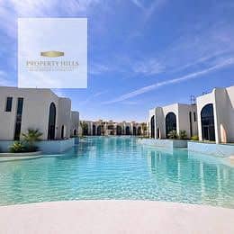 لسرعه البيع عالمفتاح صف اول علي البحر مباشره ف رأس الحكمة سور ف سور مع سوان ليك حسن علام تشطيب فندقي