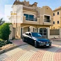 للبيع فيلا استلام فوري متشطبه بالكامل بكمبوند لافيستا سيتي
