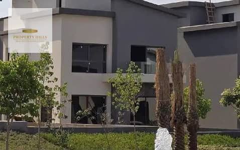Villa ready for viewing and receipt in Creek Town Compound, New Cairo, directly on the Suez Road
