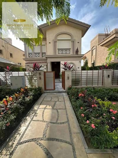 Twin House distinguished at the entrance of Al-Obour directly, a distinguished location for a complete residential complex available with all services and facilities for cash 16 million and you will receive it and live in it