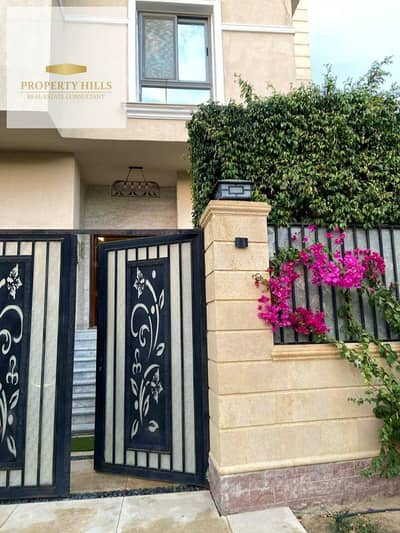 فيلا 350 متر شامله جاردن كبيره في park valley الشيخ زايد بجوار جامعة مصر الدولية